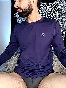 Snapshot of Enzo-wolf33 chatting on September 17, 11:39 pm Enzo-wolf33 online show from September 17, 11:39 pm