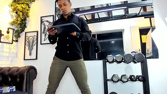 ItaloMoore online show from February 28, 12:48 pm