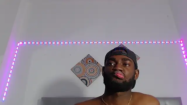 eebony stallion online show from December 20, 12:40 am