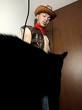 Snapshot of Carl_Strip chatting on October 26, 11:18 pm Carl Strip online show from October 26, 11:18 pm