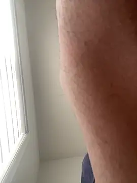 labishyoung25 online show from February 5, 5:20 pm