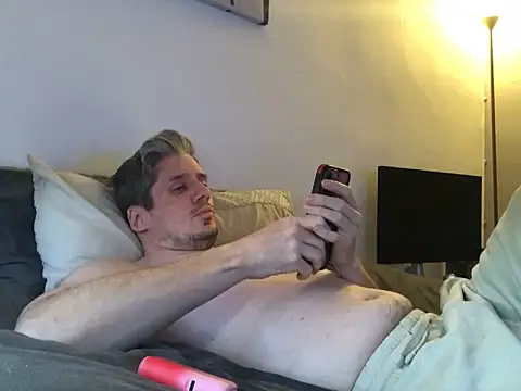 shyandchilling online show from May 31, 8:10 pm