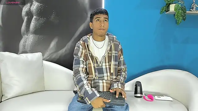 ender h0t online show from October 10, 2:00 pm