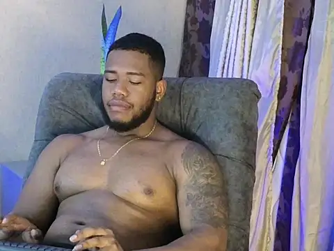 Snapshot of BenjaminCol_ chatting on October 17, 1:09 am BenjaminCol  online show from October 17, 1:09 am