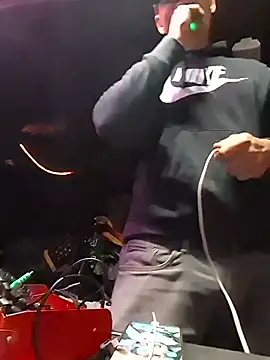 twistafatpipe online show from October 18, 9:36 am