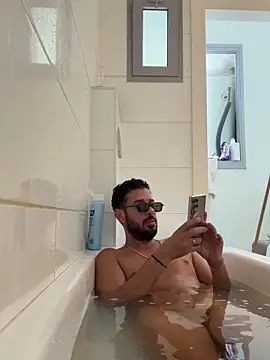 Snapshot of husbandandwifetobe chatting on September 27, 12:03 pm husbandandwifetobe online show from September 27, 12:03 pm