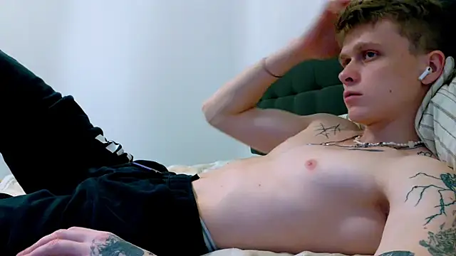 TalkingHead 0  online show from December 13, 10:27 pm