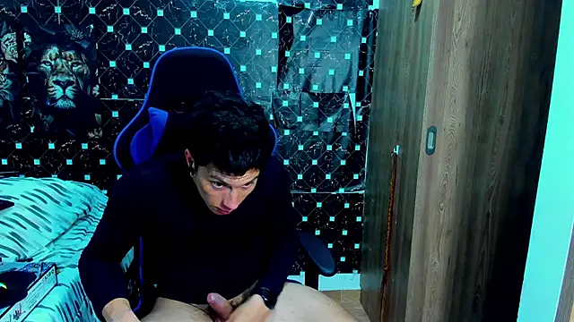 javiersexymann online show from January 8, 1:11 am