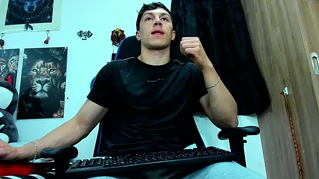 javiersexymann online show from March 2, 3:24 am