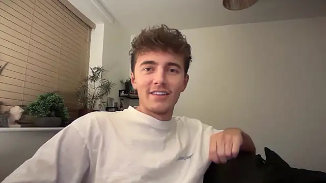 luciancrowe online show from February 5, 1:45 am