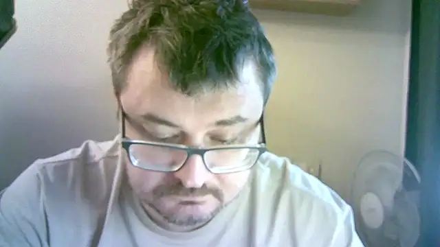 Snapshot of SirAbuser chatting on October 24, 8:38 am SirAbuser online show from October 24, 8:38 am