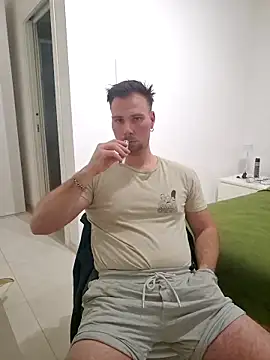 mrlyuis online show from February 22, 11:06 pm