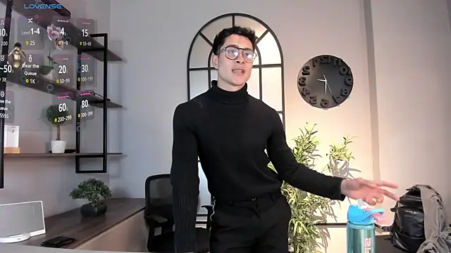 AustinJones  online show from October 18, 7:41 pm