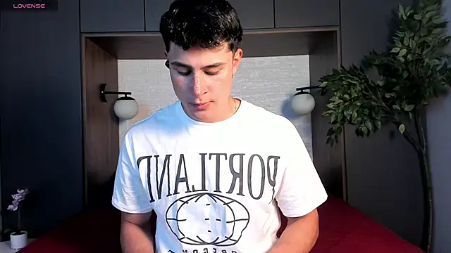 AustinJones  online show from March 26, 7:51 pm