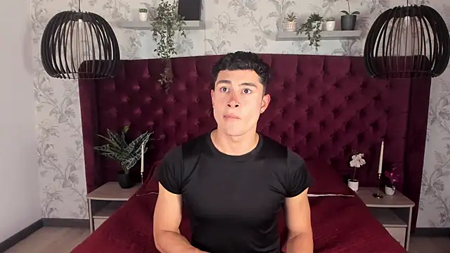 AustinJones  online show from November 26, 7:17 pm