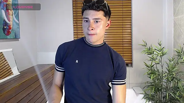 AustinJones  online show from September 22, 8:30 pm