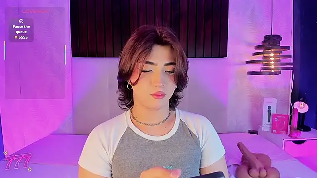 Creamy Angelo online show from May 31, 9:49 pm