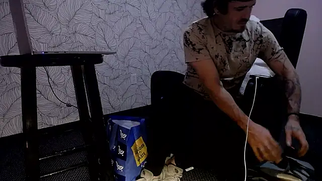 kinkytxbottom911 online show from January 7, 9:25 am