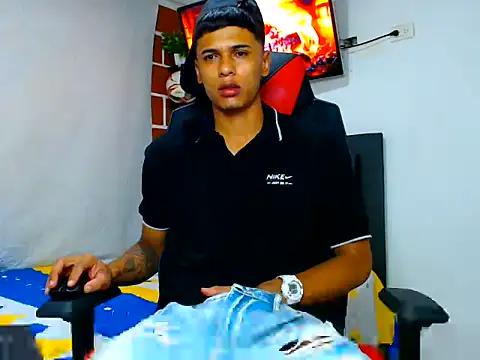 cristian tayron1 online show from June 2, 7:31 am