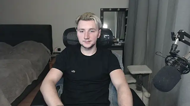 Snapshot of Elvin_Vaenight chatting on October 30, 7:04 pm Elvin Vaenight online show from October 30, 7:04 pm