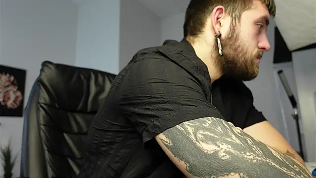 Mike Platano online show from October 4, 1:49 pm