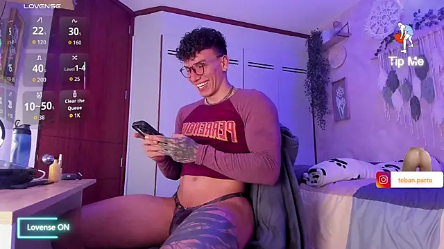 estebandi do online show from September 28, 3:04 am