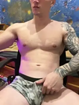 fronkie9384 online show from March 18, 7:06 pm