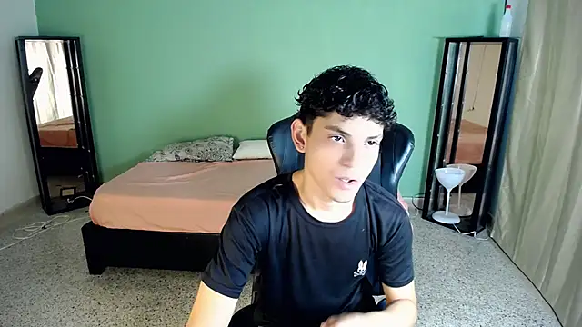 Snapshot of dilan_hott_ chatting on September 8, 8:41 pm dilan hott  online show from September 8, 8:41 pm