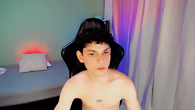 Snapshot of dilan_hott_ chatting on September 16, 8:31 pm dilan hott  online show from September 16, 8:31 pm