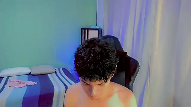 Snapshot of dilan_hott_ chatting on September 13, 9:27 pm dilan hott  online show from September 13, 9:27 pm