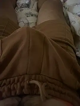 Snapshot of SolomonHej4 chatting on October 18, 8:47 pm SolomonHej4 online show from October 18, 8:47 pm