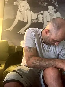 Snapshot of Hothotboyg chatting on October 9, 11:20 pm Hothotboyg online show from October 9, 11:20 pm