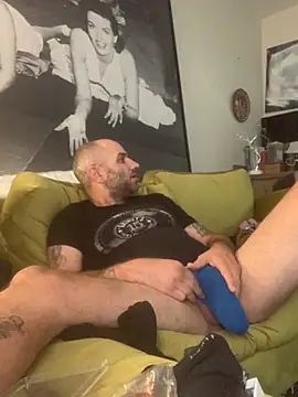 Snapshot of Hothotboyg chatting on October 15, 10:06 pm Hothotboyg online show from October 15, 10:06 pm