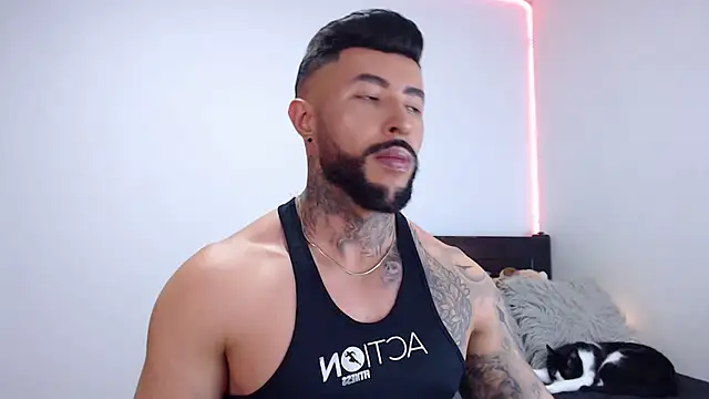 andrea de lucaa online show from September 18, 3:52 am