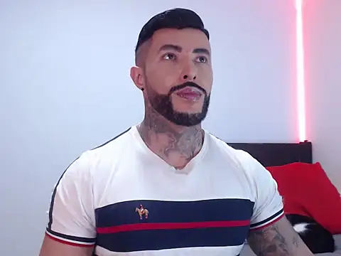 andrea de lucaa online show from November 11, 4:17 am