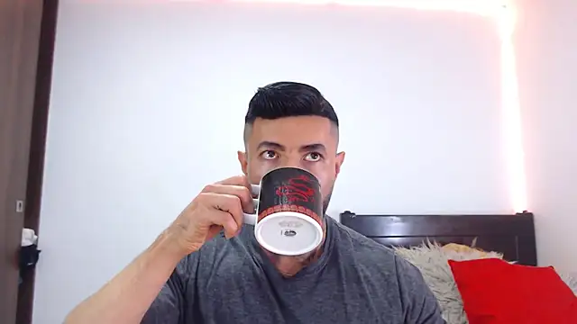 andrea de lucaa online show from February 10, 3:44 am