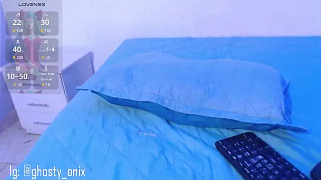 onixandghosty1 online show from July 10, 10:22 pm