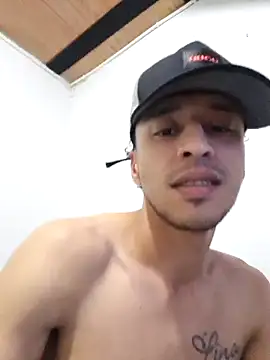 Santi2323xxX online show from March 13, 4:31 am