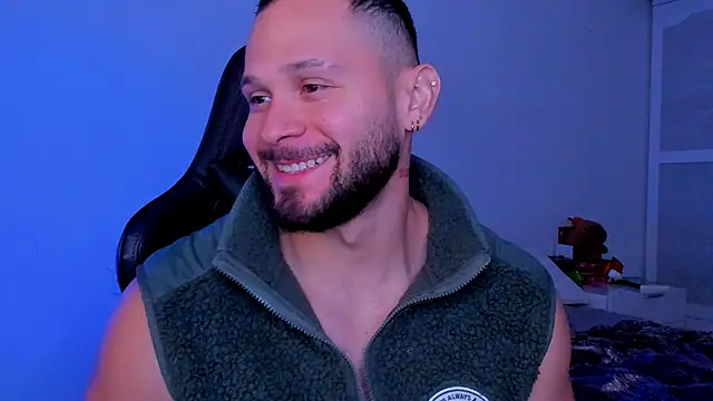 Snapshot of andrewcorey1 chatting on October 2, 5:55 am andrewcorey1 online show from October 2, 5:55 am