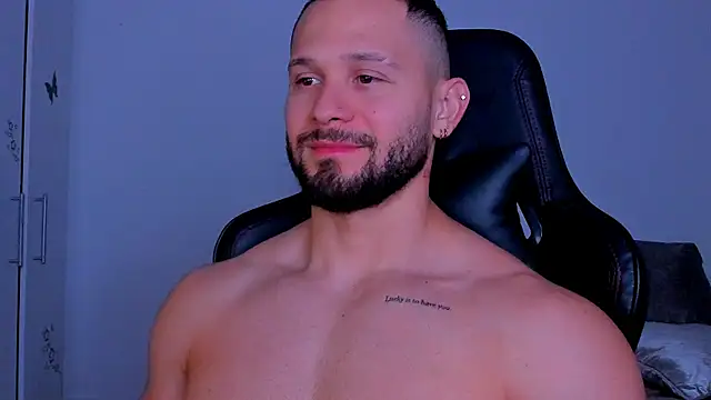 Snapshot of andrewcorey1 chatting on September 30, 1:58 pm andrewcorey1 online show from September 30, 1:58 pm