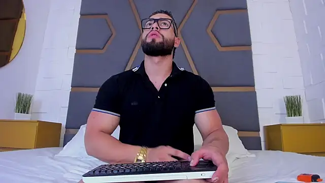 Snapshot of massimofiore_ chatting on September 30, 3:34 am massimofiore  online show from September 30, 3:34 am
