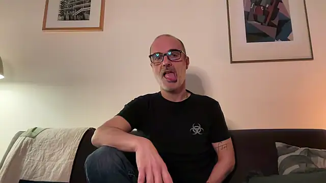 Milkywaymen online show from April 20, 6:21 pm