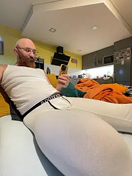 smint06 online show from December 2, 7:50 pm