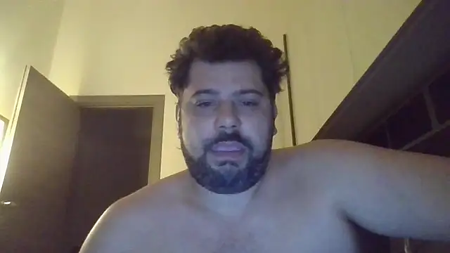 Snapshot of giuseppelovisi85 chatting on October 22, 8:23 pm giuseppelovisi85 online show from October 22, 8:23 pm