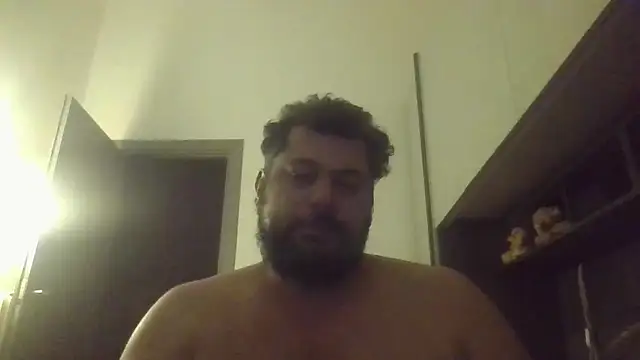 Snapshot of giuseppelovisi85 chatting on October 9, 6:13 pm giuseppelovisi85 online show from October 9, 6:13 pm