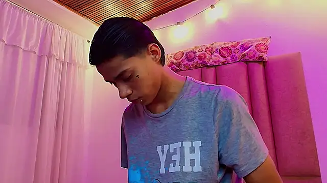 Snapshot of camilo_nom chatting on October 25, 5:09 am camilo nom online show from October 25, 5:09 am