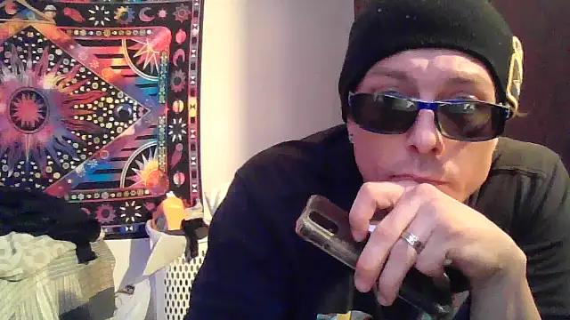 Eyelisss online show from November 30, 9:00 am