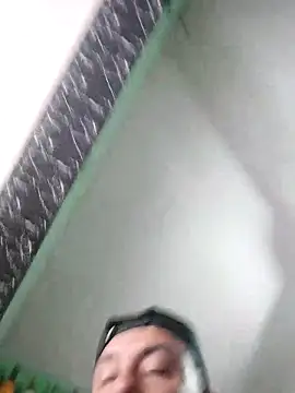 Snapshot of andrerj22 chatting on October 4, 7:08 pm andrerj22 online show from October 4, 7:08 pm