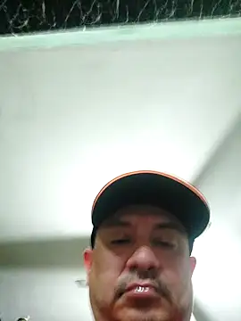 Snapshot of andrerj22 chatting on October 23, 9:07 pm andrerj22 online show from October 23, 9:07 pm