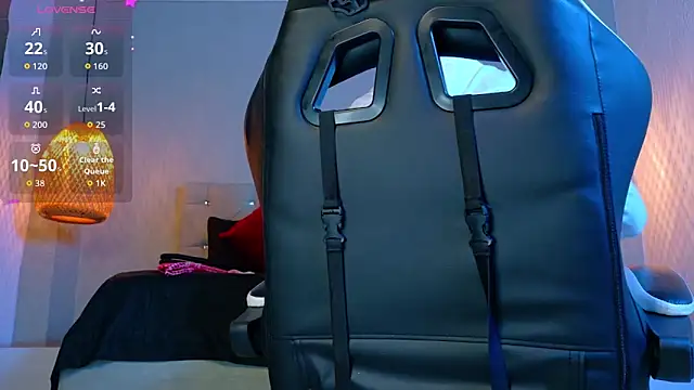 Thaiel Fosteer online show from November 18, 7:01 am